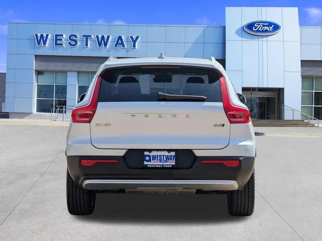 used 2023 Volvo XC40 car, priced at $21,997