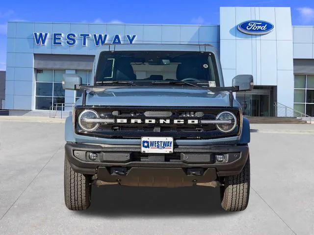 new 2025 Ford Bronco car, priced at $50,574