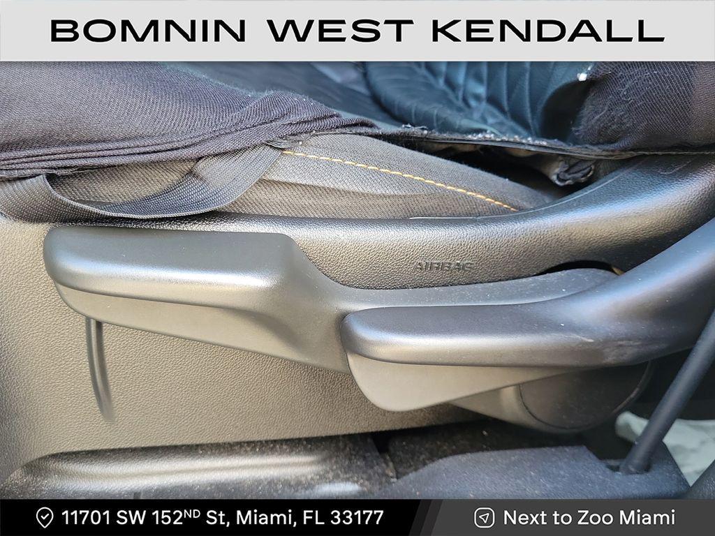 used 2021 Chevrolet Traverse car, priced at $14,490