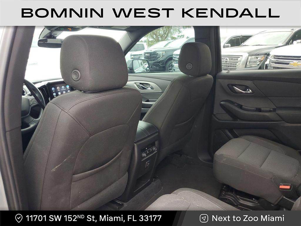 used 2024 Chevrolet Traverse car, priced at $29,990