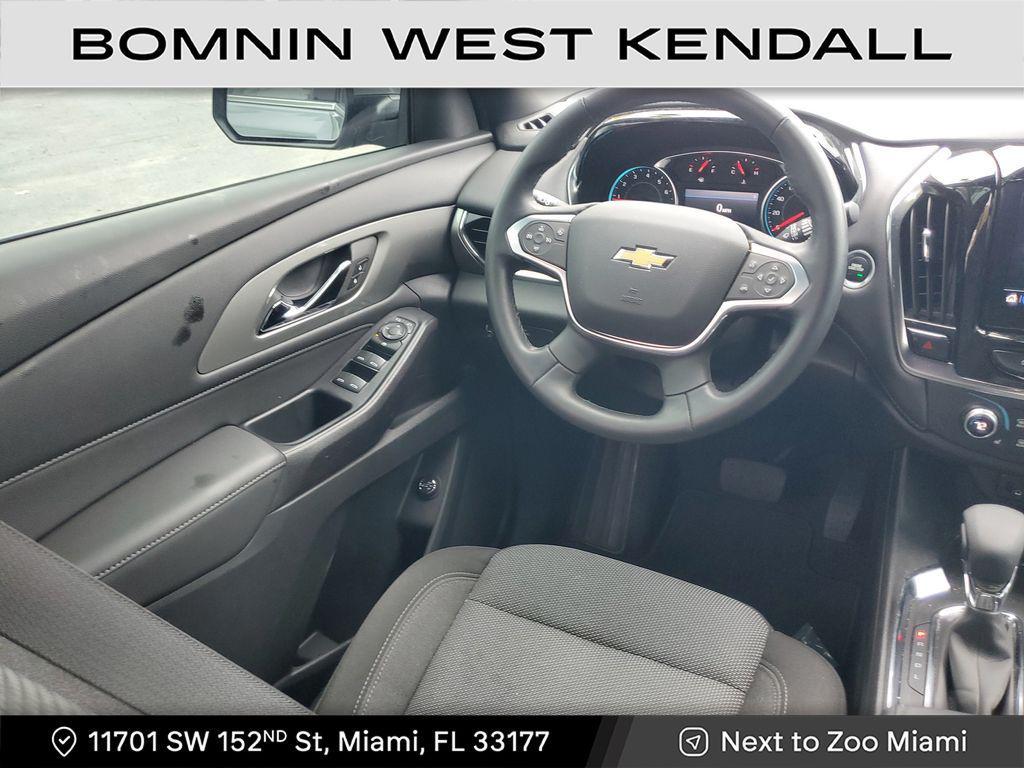 used 2024 Chevrolet Traverse car, priced at $29,990