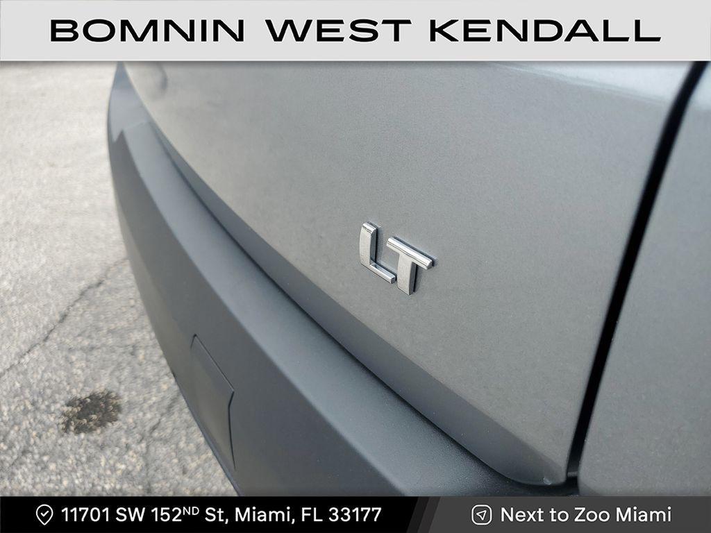 used 2024 Chevrolet Traverse car, priced at $29,990