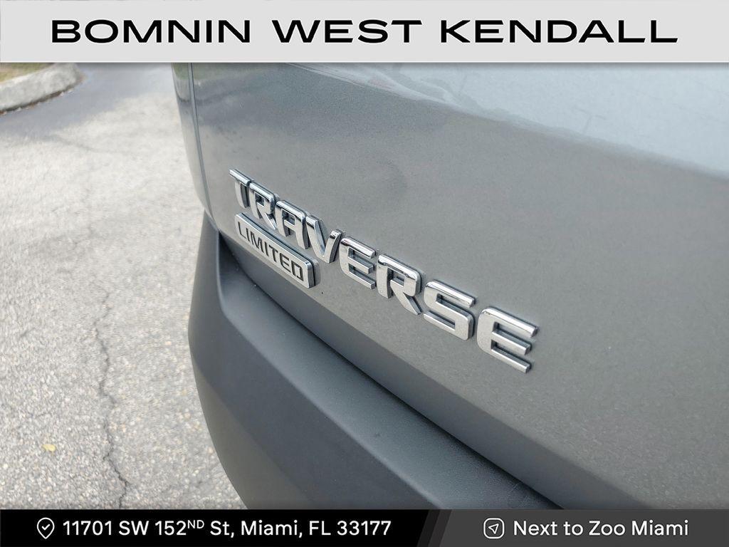 used 2024 Chevrolet Traverse car, priced at $29,990