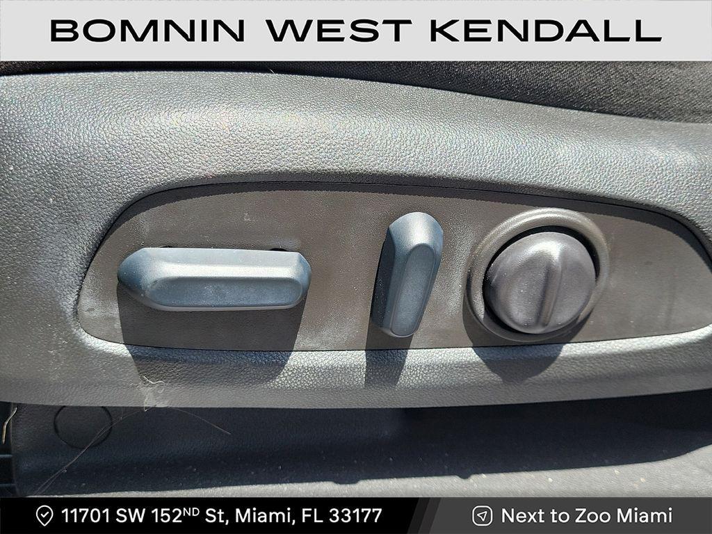 used 2022 Chevrolet Equinox car, priced at $13,490