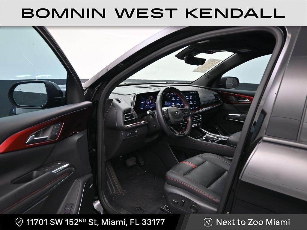 used 2024 Chevrolet Traverse car, priced at $39,490