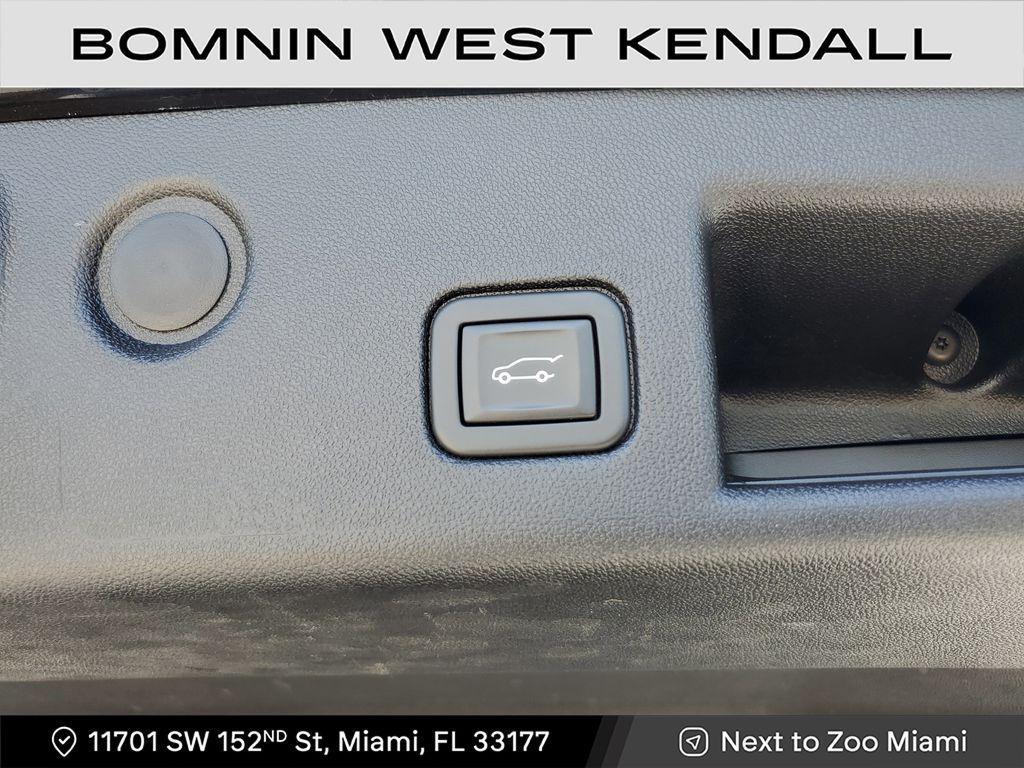 used 2022 Chevrolet Equinox car, priced at $16,990