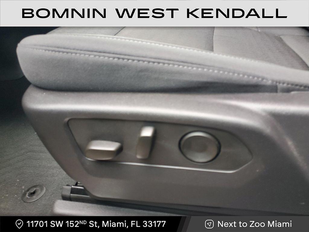 used 2024 GMC Sierra 1500 car, priced at $40,990