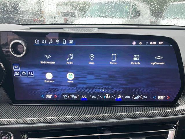 2024 Mosaic Black Metallic Chevrolet Traverse