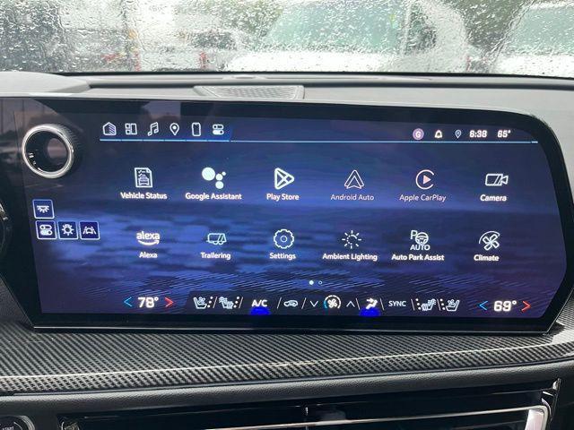 2024 Mosaic Black Metallic Chevrolet Traverse