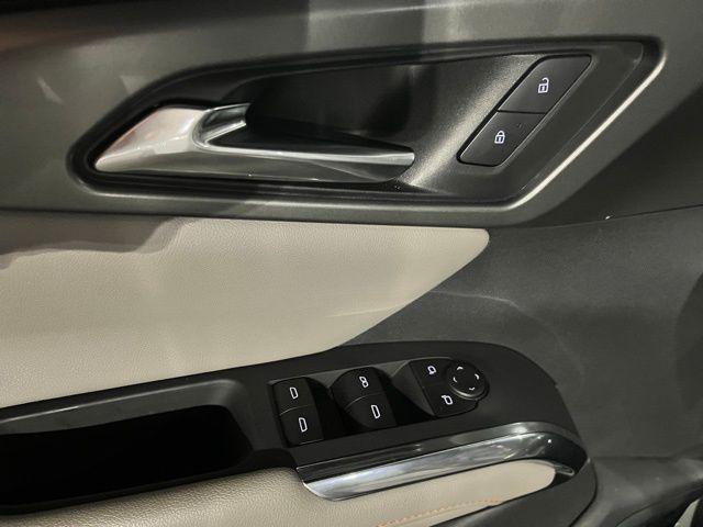 used 2025 Chevrolet Traverse car, priced at $37,670