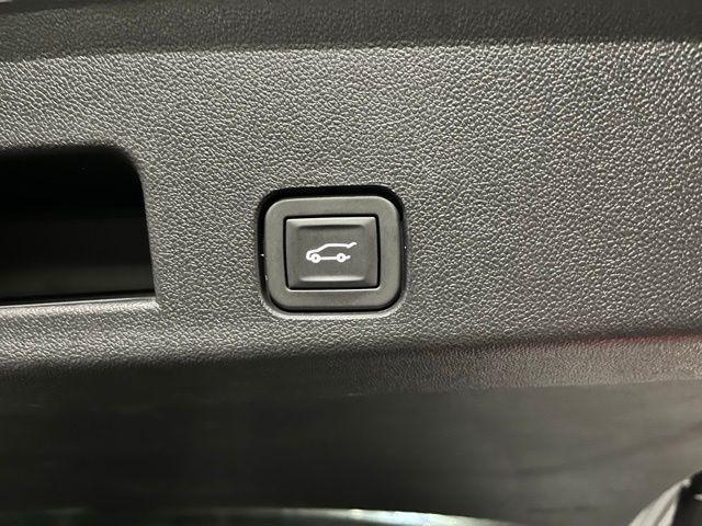 used 2025 Chevrolet Traverse car, priced at $37,670