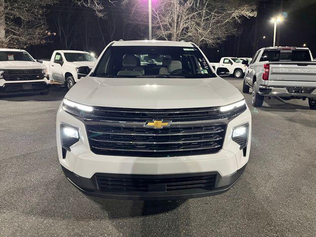 used 2025 Chevrolet Traverse car, priced at $37,670