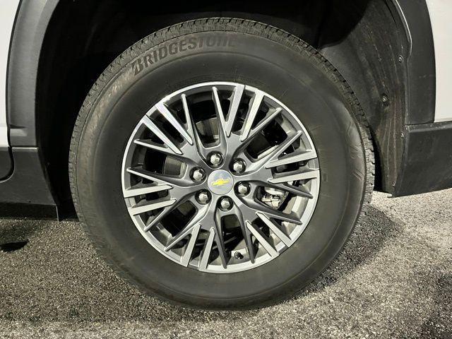 used 2025 Chevrolet Traverse car, priced at $37,670