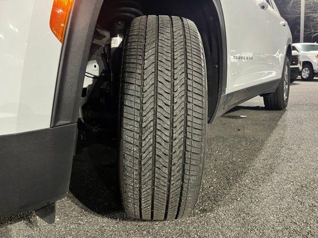 used 2025 Chevrolet Traverse car, priced at $37,670