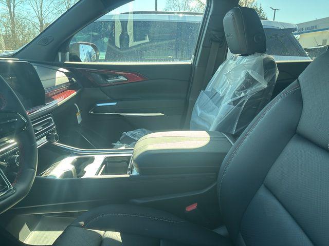 new 2026 Chevrolet Traverse car, priced at $59,395