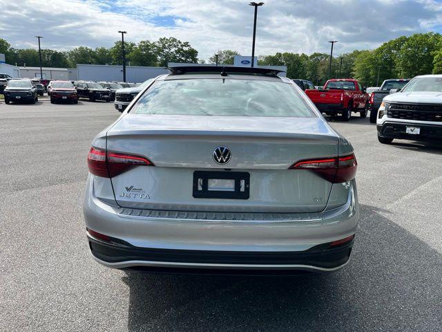 used 2023 Volkswagen Jetta car, priced at $23,637