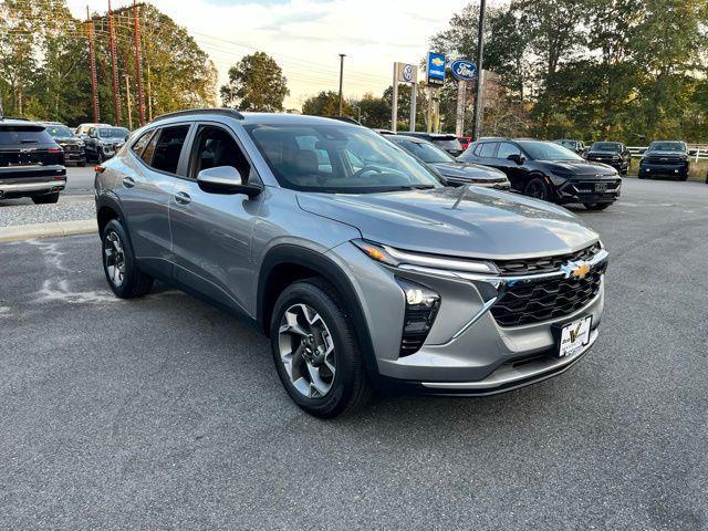 new 2025 Chevrolet Trax car, priced at $24,024