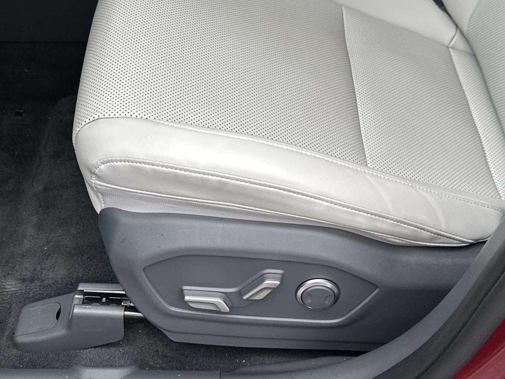 used 2025 Hyundai Santa Fe car, priced at $27,900