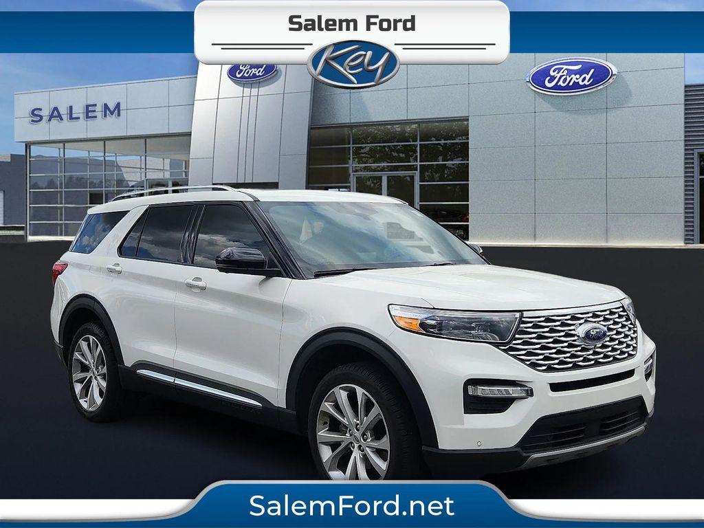 2022 Star White Metallic Tri-Coat Ford Explorer