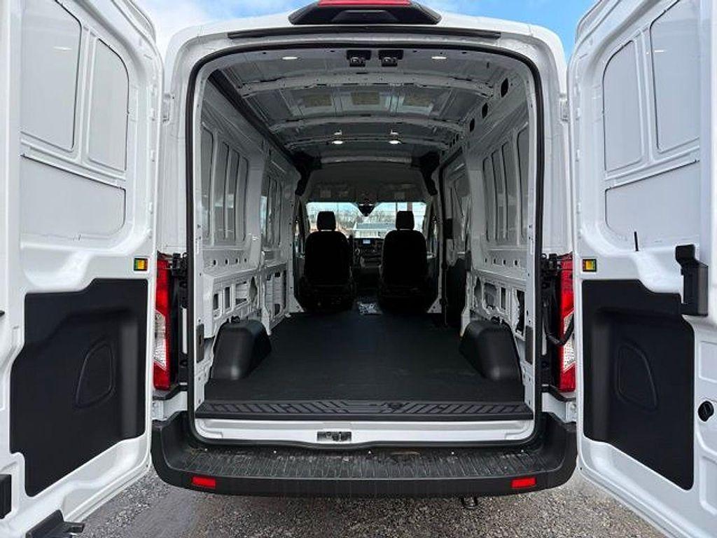 new 2025 Ford Transit-250 car