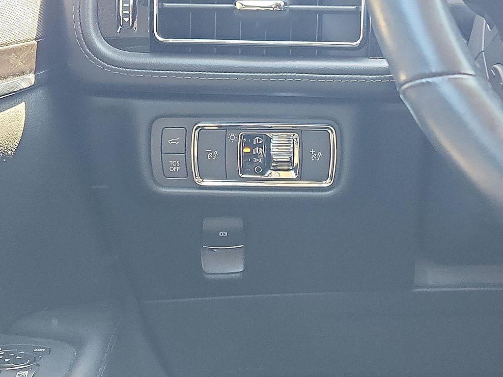 used 2022 Lincoln Nautilus car, priced at $32,499