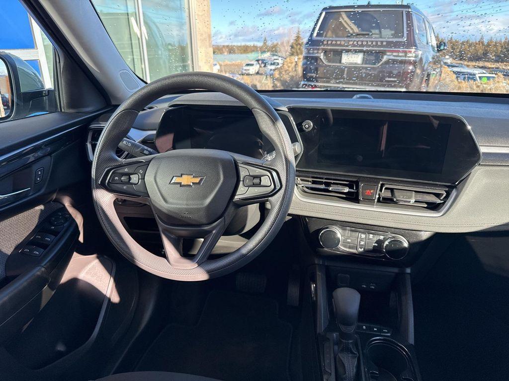 used 2025 Chevrolet TrailBlazer car, priced at $23,990
