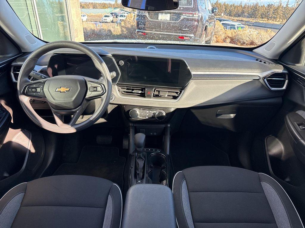 used 2025 Chevrolet TrailBlazer car, priced at $23,990