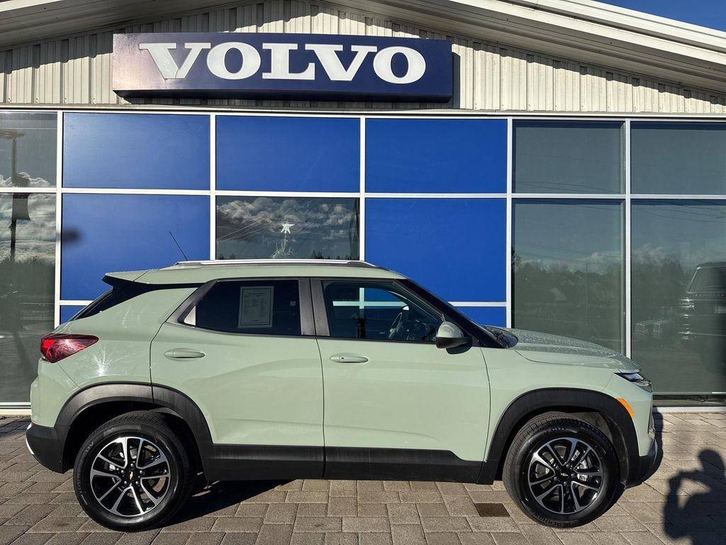 used 2025 Chevrolet TrailBlazer car, priced at $23,990