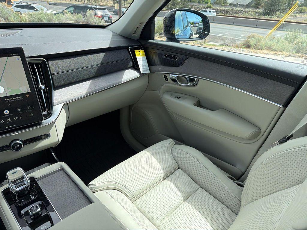 new 2026 Volvo XC90 Plug-In Hybrid car, priced at $88,675