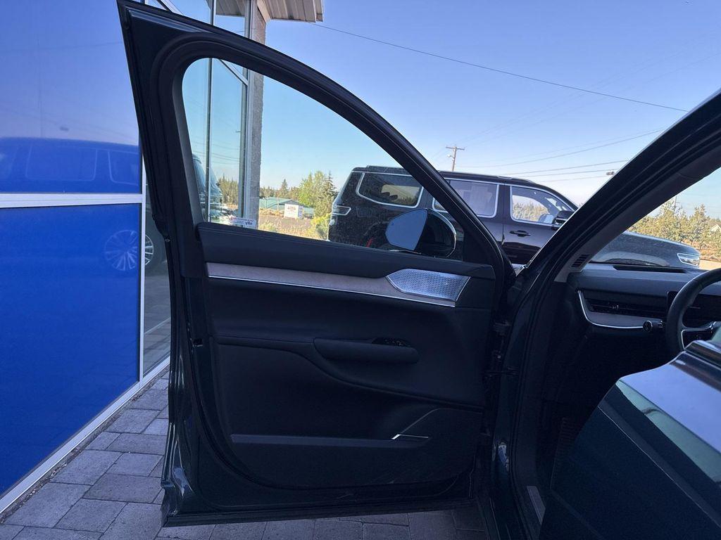 new 2025 Volvo EX90 car, priced at $83,867