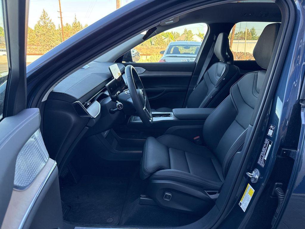 new 2025 Volvo EX90 car, priced at $83,867