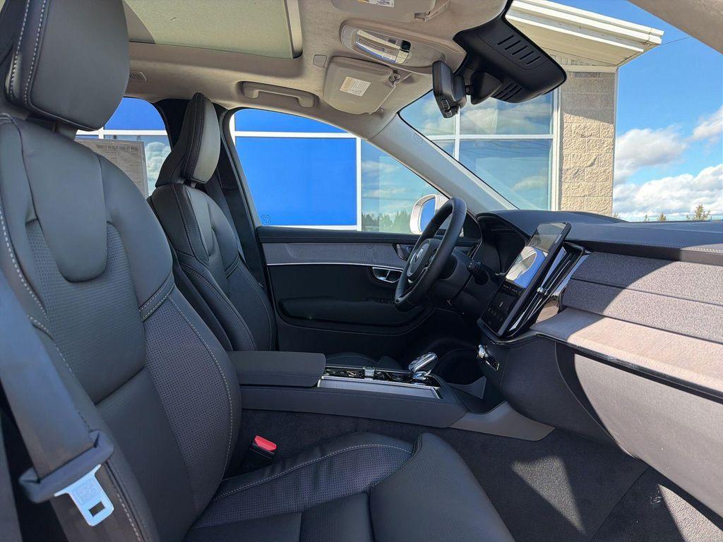 new 2026 Volvo XC90 Plug-In Hybrid car, priced at $88,125