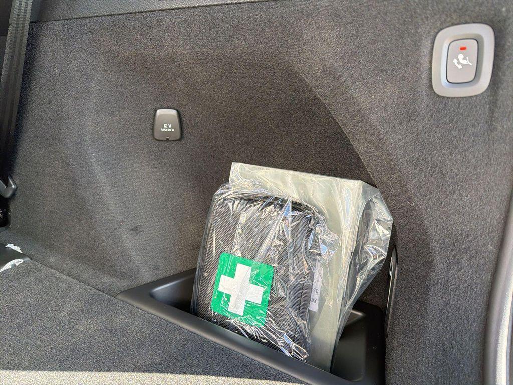 new 2026 Volvo XC90 Plug-In Hybrid car, priced at $88,125