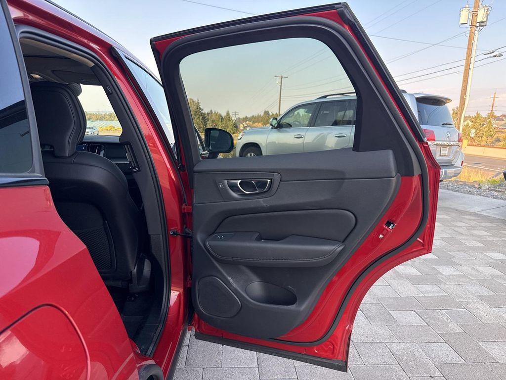 new 2025 Volvo XC60 car, priced at $40,685