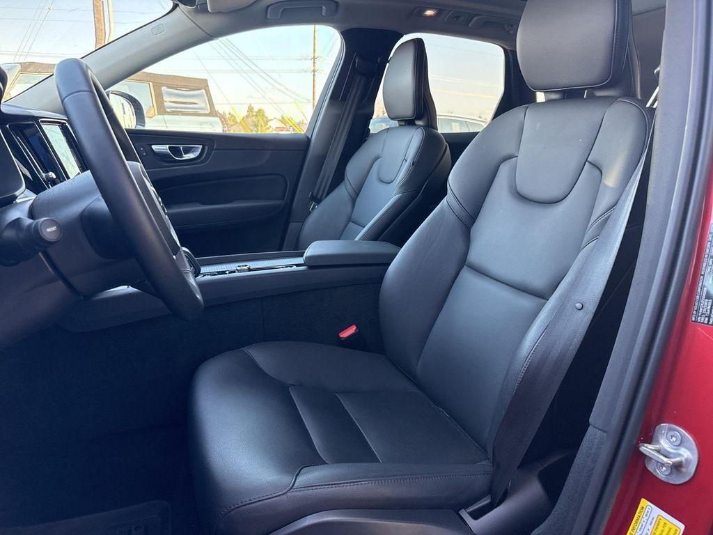 new 2025 Volvo XC60 car, priced at $40,685