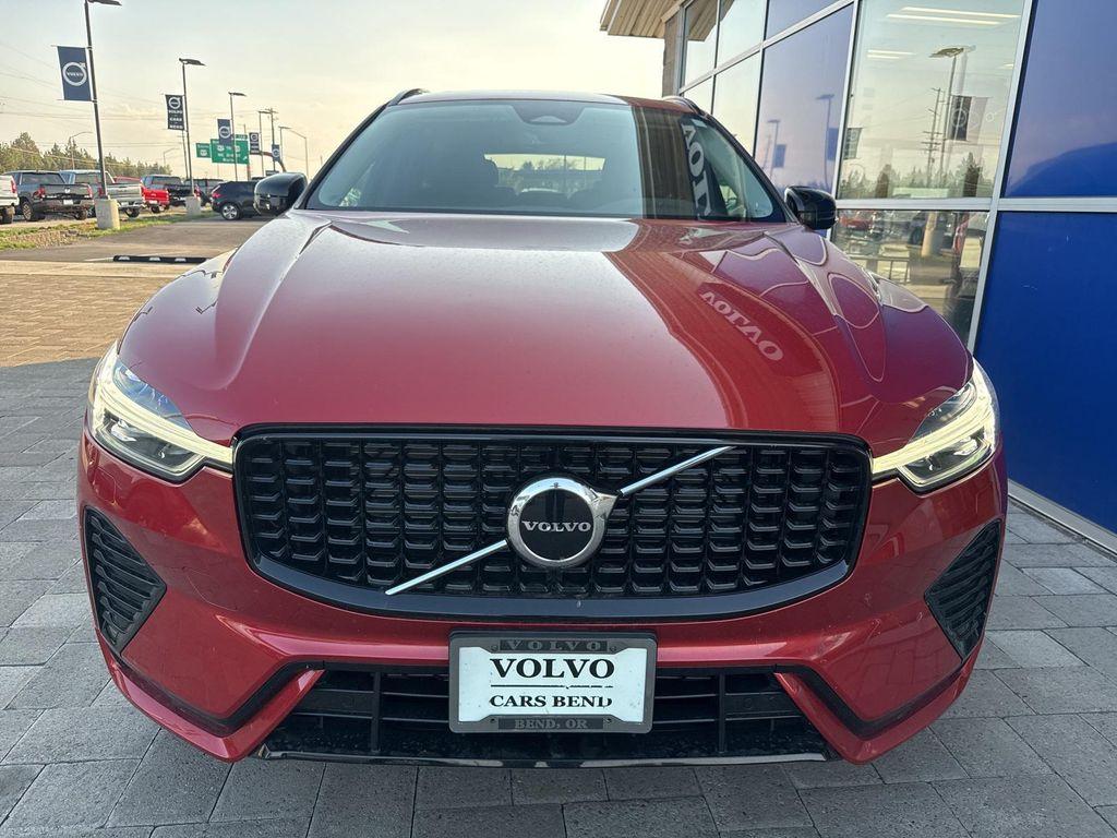 new 2025 Volvo XC60 car, priced at $40,685