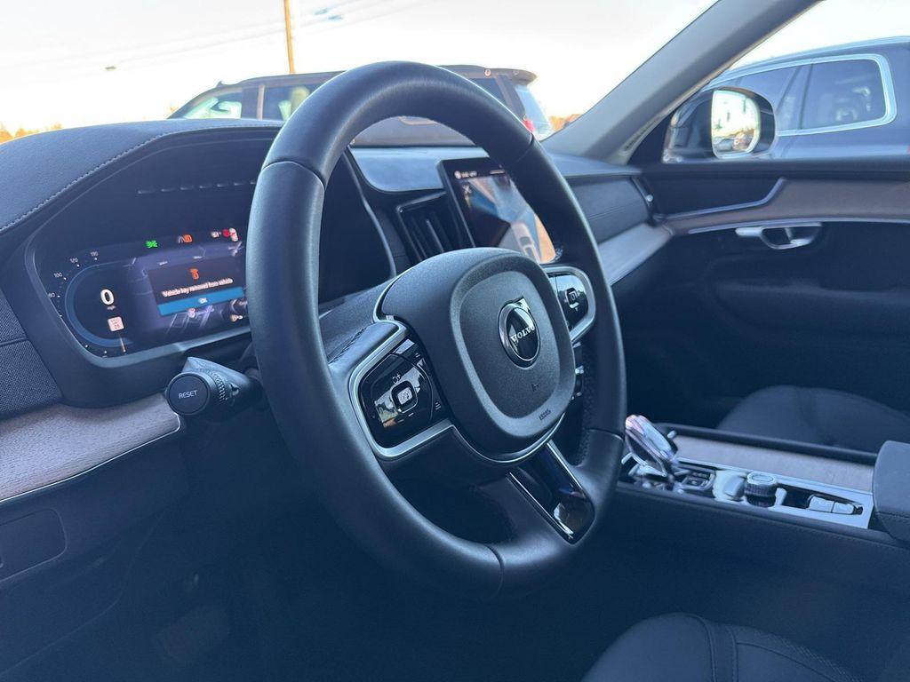 used 2025 Volvo XC90 car, priced at $51,690