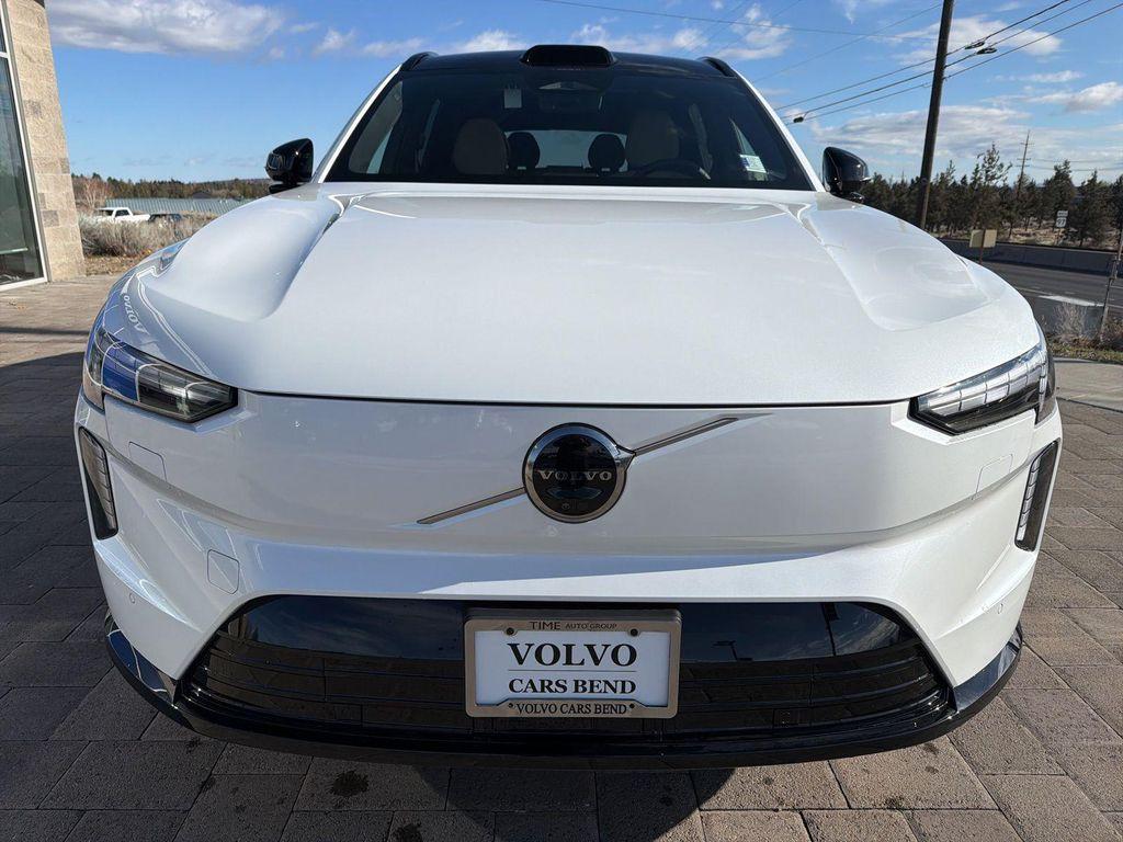 new 2025 Volvo EX90 car, priced at $80,960
