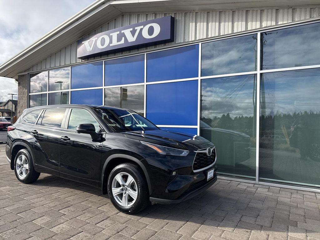 used 2024 Toyota Highlander car, priced at $36,290