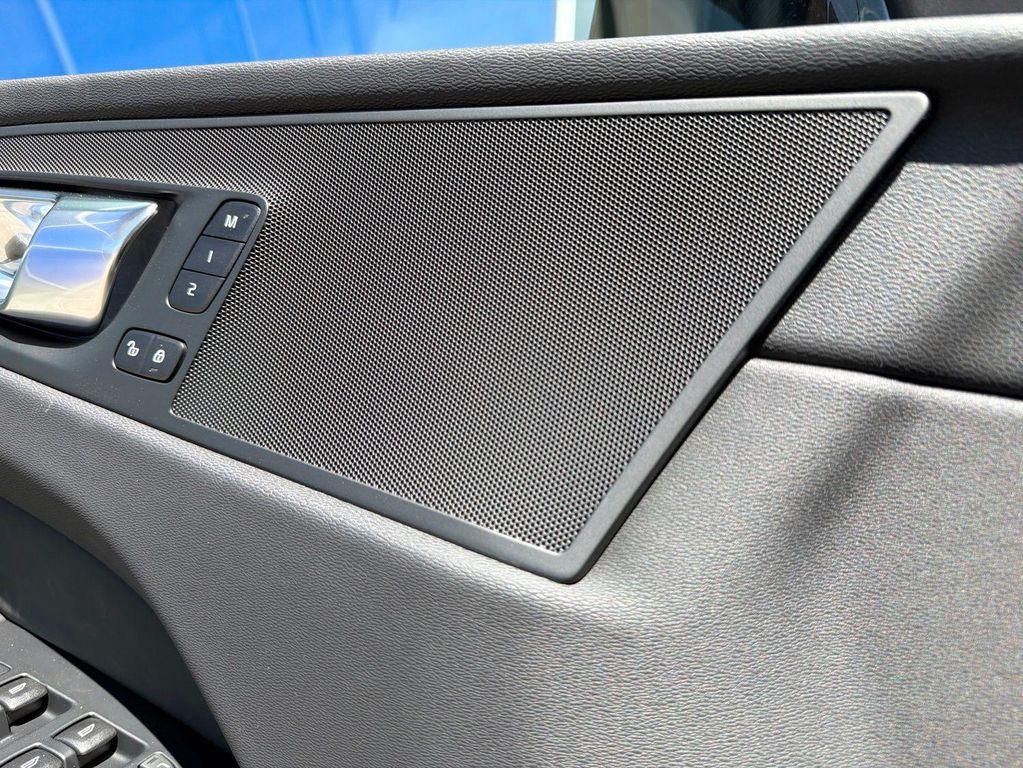 new 2026 Volvo XC60 Plug-In Hybrid car, priced at $69,260