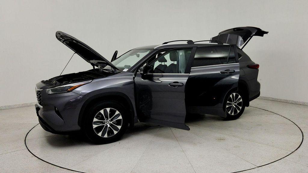 used 2024 Toyota Highlander car, priced at $41,591