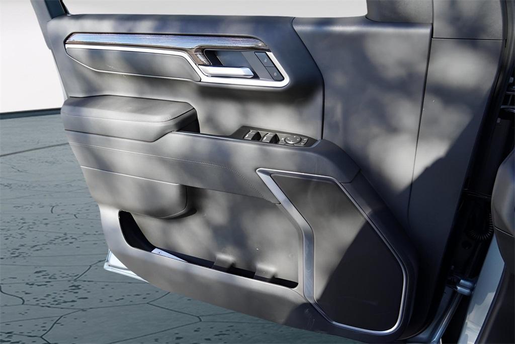 new 2026 GMC Sierra 1500 car, priced at $42,400