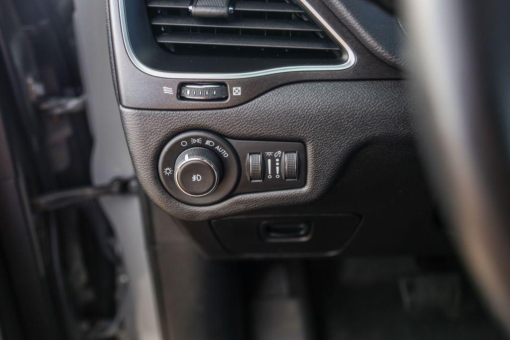 used 2019 Jeep Cherokee car, priced at $19,125