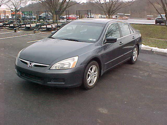 2007 Honda Accord, used, $8,199 | VIN 1HGCM56717A094236