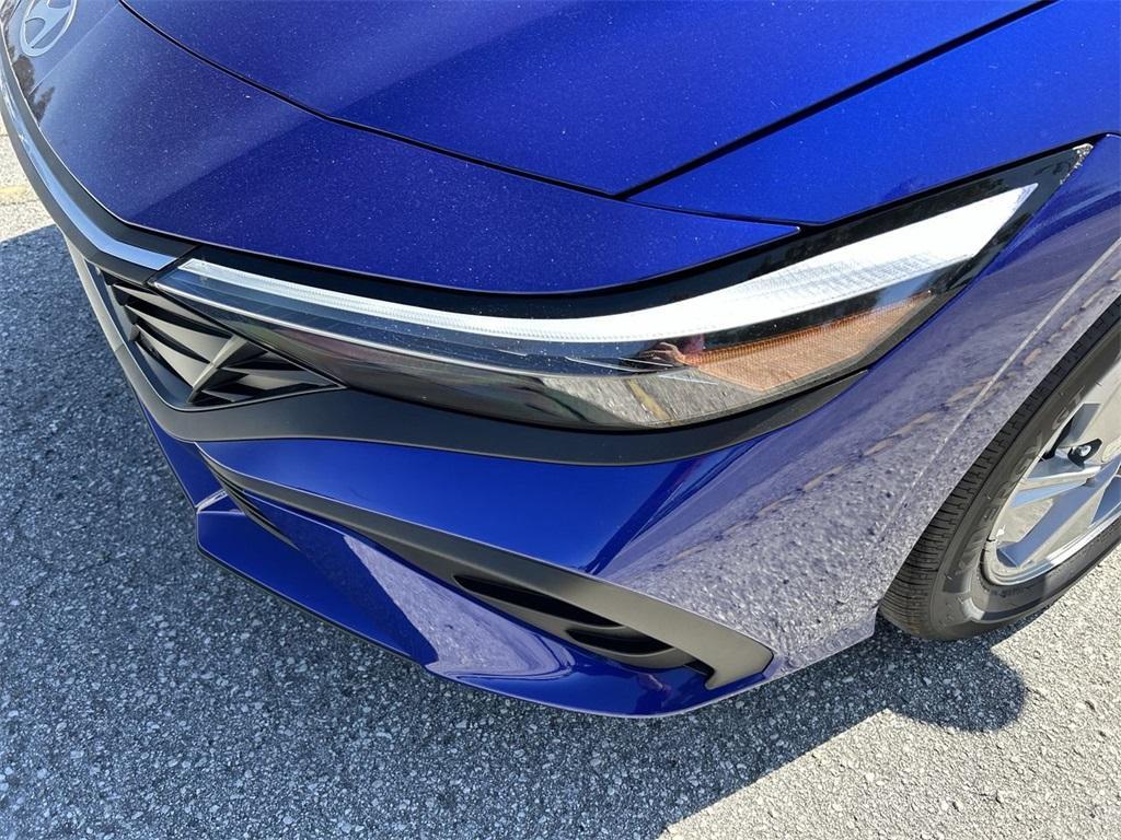 new 2025 Hyundai Elantra car, priced at $21,237