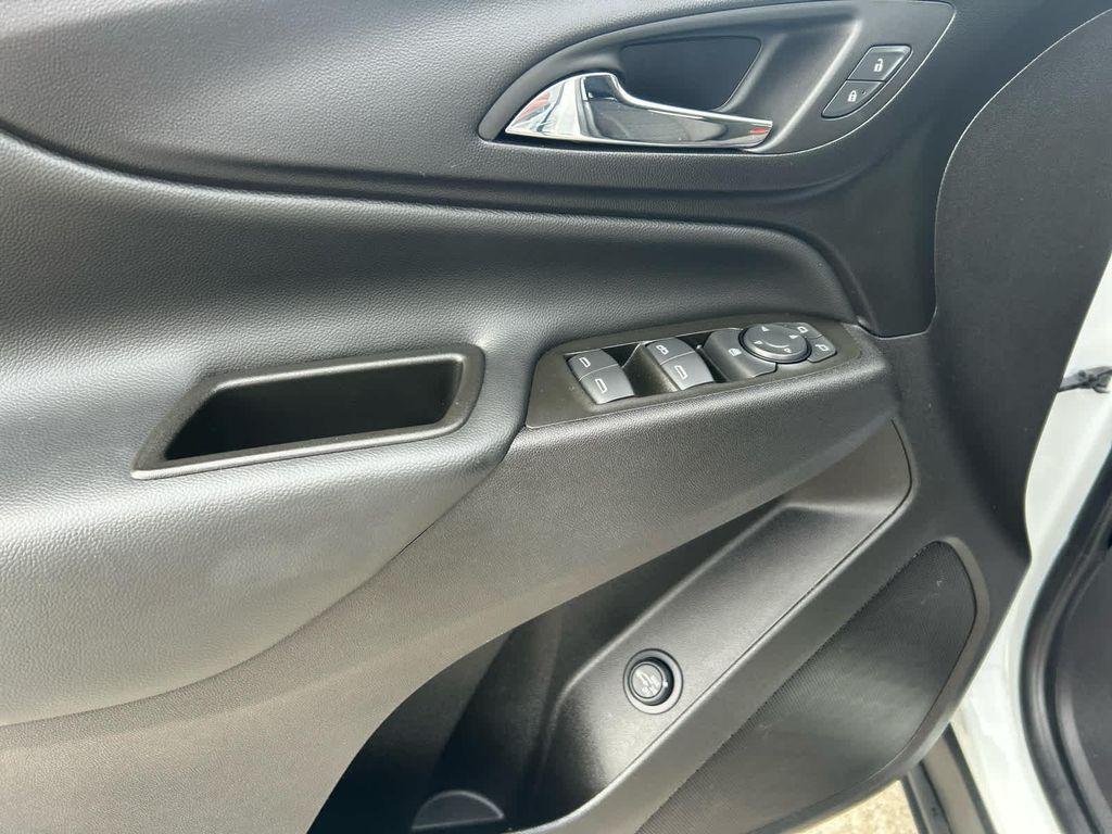 used 2024 Chevrolet Equinox car, priced at $25,752