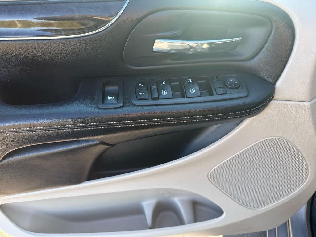 used 2014 Chrysler Town & Country car, priced at $9,452