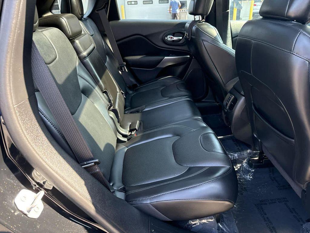 used 2019 Jeep Cherokee car, priced at $25,452