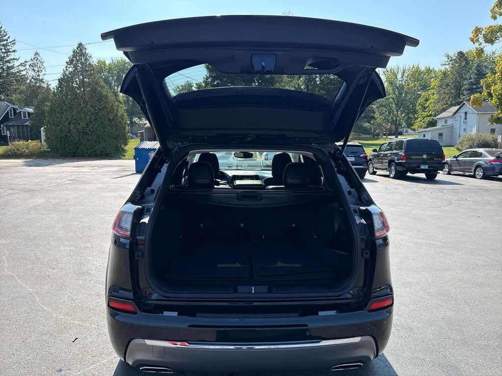 used 2019 Jeep Cherokee car, priced at $25,452