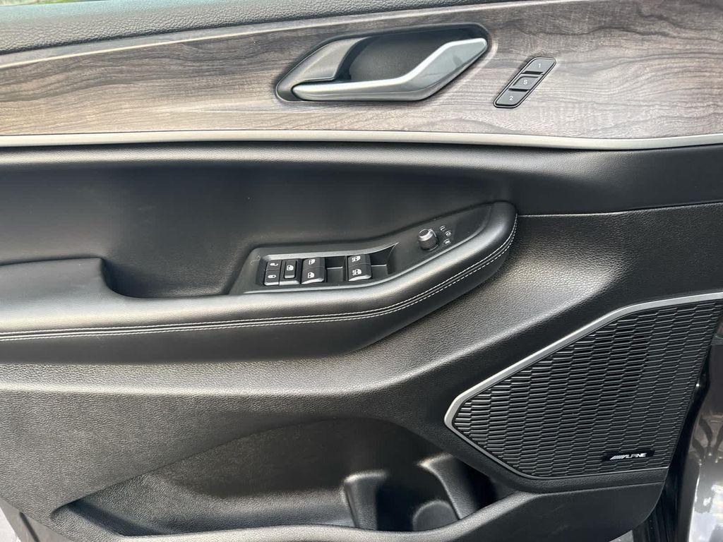 used 2024 Jeep Grand Cherokee car, priced at $40,952